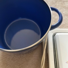 マリ・クレールのホーロー鍋と電気保温トレーのセットの画像