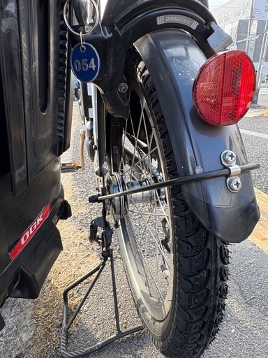 054中古20㌅ブリヂストン電動アシスト自転車　8.7Ah 大阪　054