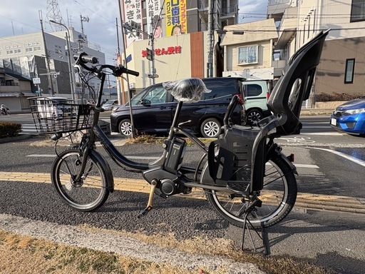 054中古20㌅ブリヂストン電動アシスト自転車　8.7Ah 大阪　054