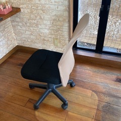 キャスター付きデスクチェア　1000円の画像