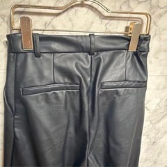 H&M フェイクレザー ワイドパンツ 36 エイチアンドエムの画像