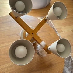 素敵な４灯シーリングライトの画像