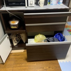 食器棚／キッチンボードの画像