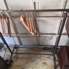 真鍮風ハンガーラックの画像