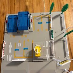 【生産終了品】トミカタウン 立体パーキング2点セット（タイムズ＆オート立体パーキング6）の画像