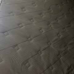 Novillaのダブルサイズマットレス（使用済み）が1点あります。の画像
