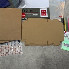 ラッピング用品、袋、蛍光ペン等の画像