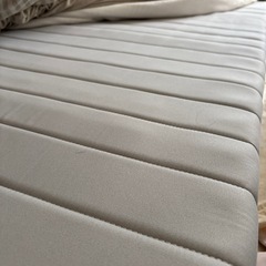 セミダブルマットレスベッドの画像