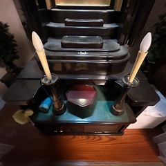 仏壇と遺品類の画像
