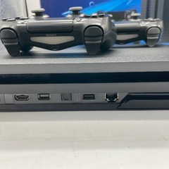 【トレファク足立扇店】Playstation4 Pro SONY CUH-7200B ｺﾝﾄﾛｰﾗｰ2個付 HDMIｹｰﾌﾞﾙ･USBｹｰﾌﾞﾙ付の画像