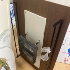 ダイニングテーブルの画像