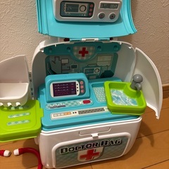 お医者さん　病院　救急車　　おままごとの画像