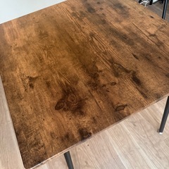 木目調ダイニングテーブル の画像