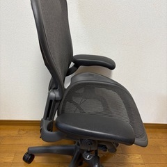 ハーマンミラー  アーロンチェアの画像