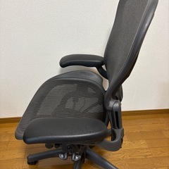 ハーマンミラー  アーロンチェアの画像