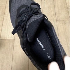 Salomon レディーススニーカー　黒　美品の画像