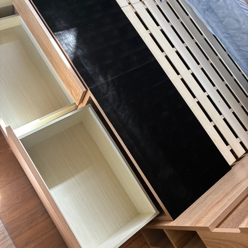 ?京都市内配送無料‼️シングルベッド　収納付き　コンセント付き?