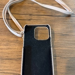2/28まで【美品】ストラップ付きスマホケースの画像