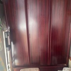 一枚板の置物　程度いいです！　タンスもセットでお引取りお願いしますの画像