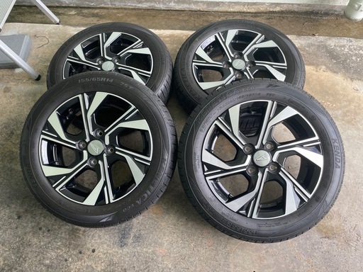 ダイハツタント155/65/14R  純正ホイールキレイ