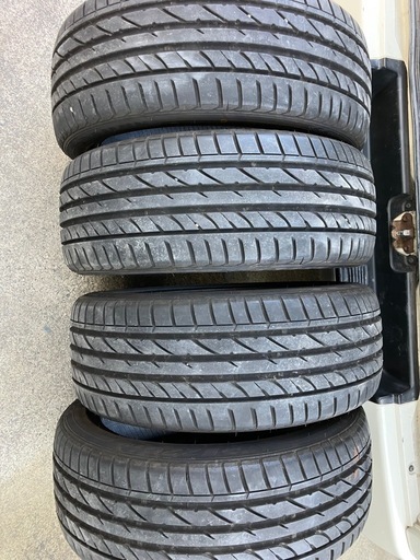 タイヤサイレン4本バリ山 (D) 井原のタイヤ、ホイールの中古あげます