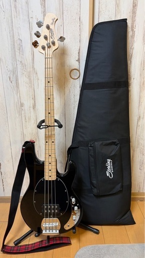 ベース　Sterling By Musicman SUB STINGRAY RAY4