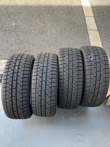 スタッドレスタイヤ　205/55R16