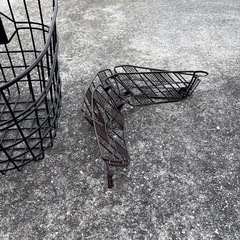 自転車のカゴの画像
