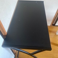 机ブラックの画像