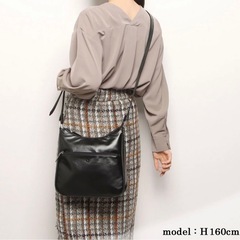 【新品】Cathie Ferrari（キャティフェラーリ）ショルダーバッグの画像