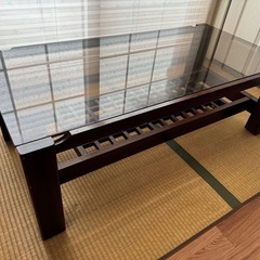 リビングガラステーブルの画像