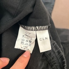 黒パンツの画像