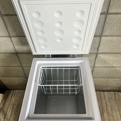 A823♦️2023年製✨ノンフロン冷凍庫♦️配送設置可 の画像