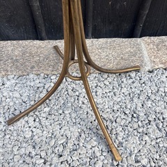 ✨🌹エレガントな花細工フレーム🌹✨ 金属製フレーム × 丸ガラステーブルの画像