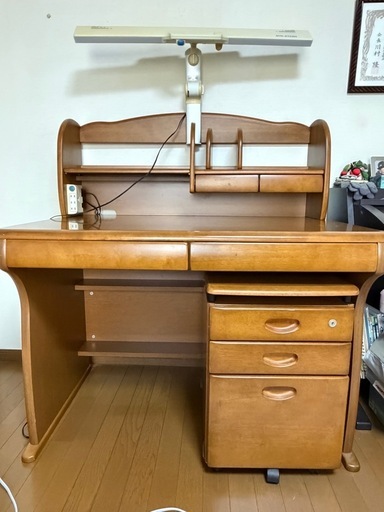 勉強机 (cozyee115) 鴻池新田のテーブル《学習机》の中古あげます