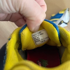 【495】⭐︎イエロー　スニーカー 18.0の画像