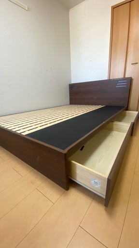 セミダブルフレーム142**210cm (🕶️サムライ🕶️) 和泉中央のベッド