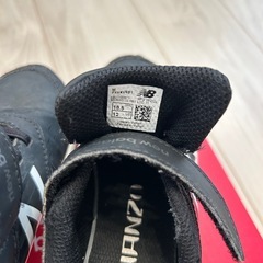 【New Balance】キッズ 18.5cm（黒）の画像