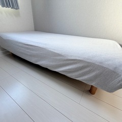無印良品 シングルベッド マットレス＋脚20cm＋シーツパッド＋ボックスシーツ付の画像