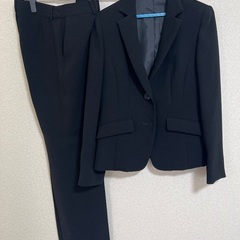 スーツ（パンツ、スカート）の画像