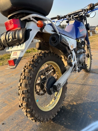 スズキジェベル200バイク車体