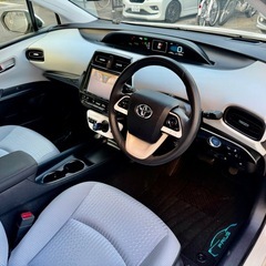 トヨタ プリウス 人気のハイブリッド車の画像