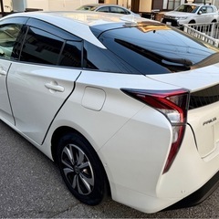 トヨタ プリウス 人気のハイブリッド車の画像