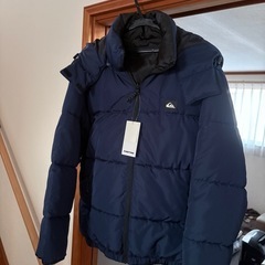 クイックシルバー　ダウン　紺色
の画像