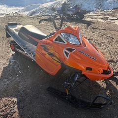 cat スノーモービル M7 
の画像