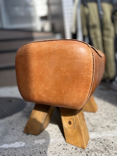 《売約済》レザーオットマン スツール キャメルブラウン Leather Ottoman Stool 検） オットマン スツール レザー 本革調 ヴィンテージ風 キャメル ブラウン ミッドセンチュリー 北欧 インダストリアル ぶ