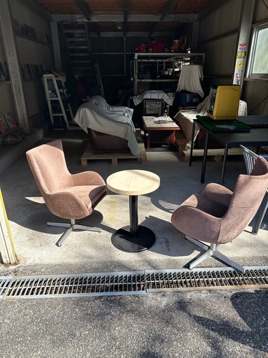 ミッドセンチュリー風 回転式ラウンジチェア2脚＆カフェテーブル 3点