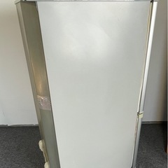 【清掃済】Panasonic 138L 2ドア冷蔵庫 NR-B142W-S 2010年製 単身用
の画像