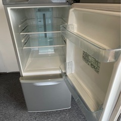 【清掃済】Panasonic 138L 2ドア冷蔵庫 NR-B142W-S 2010年製 単身用
の画像