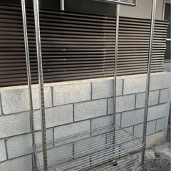 スチールラック大きめです。の画像